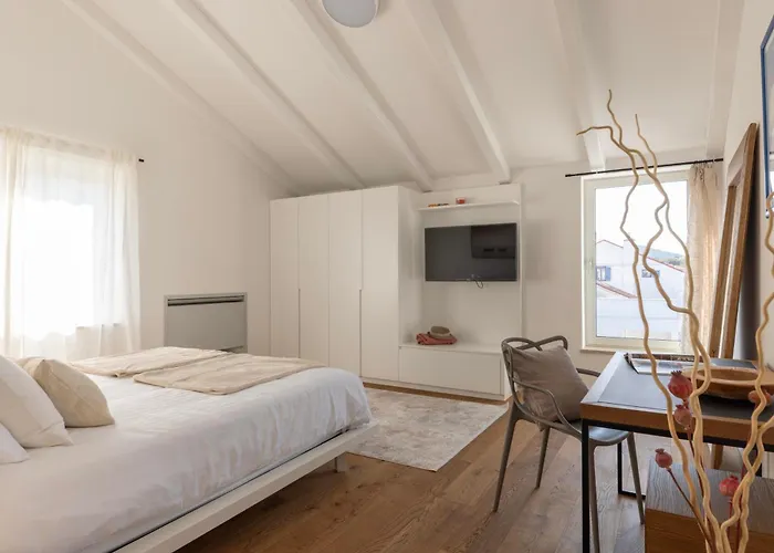 וילה Amorosa נזרין