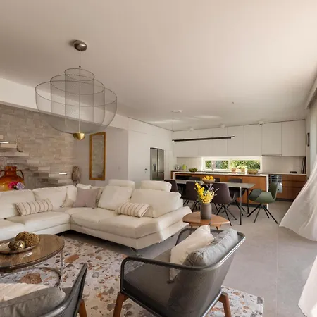 Villa Amorosa, Luxury With Large Heated Pool & Sea View, Losinj Island *