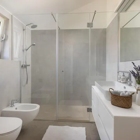 Amorosa, Luxury With Large Heated Pool & Sea View, Losinj Island Villa *