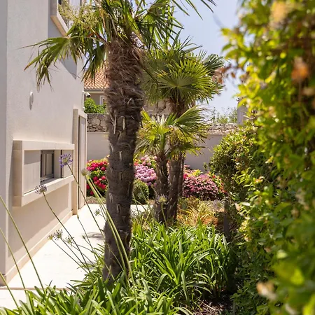 Amorosa, Luxury With Large Heated Pool & Sea View, Losinj Island