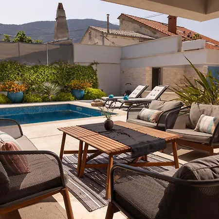 Amorosa, Luxury With Large Heated Pool & Sea View, Losinj Island *