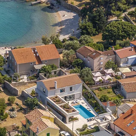 Villa Amorosa, Luxury With Large Heated Pool & Sea View, Losinj Island Nerezine